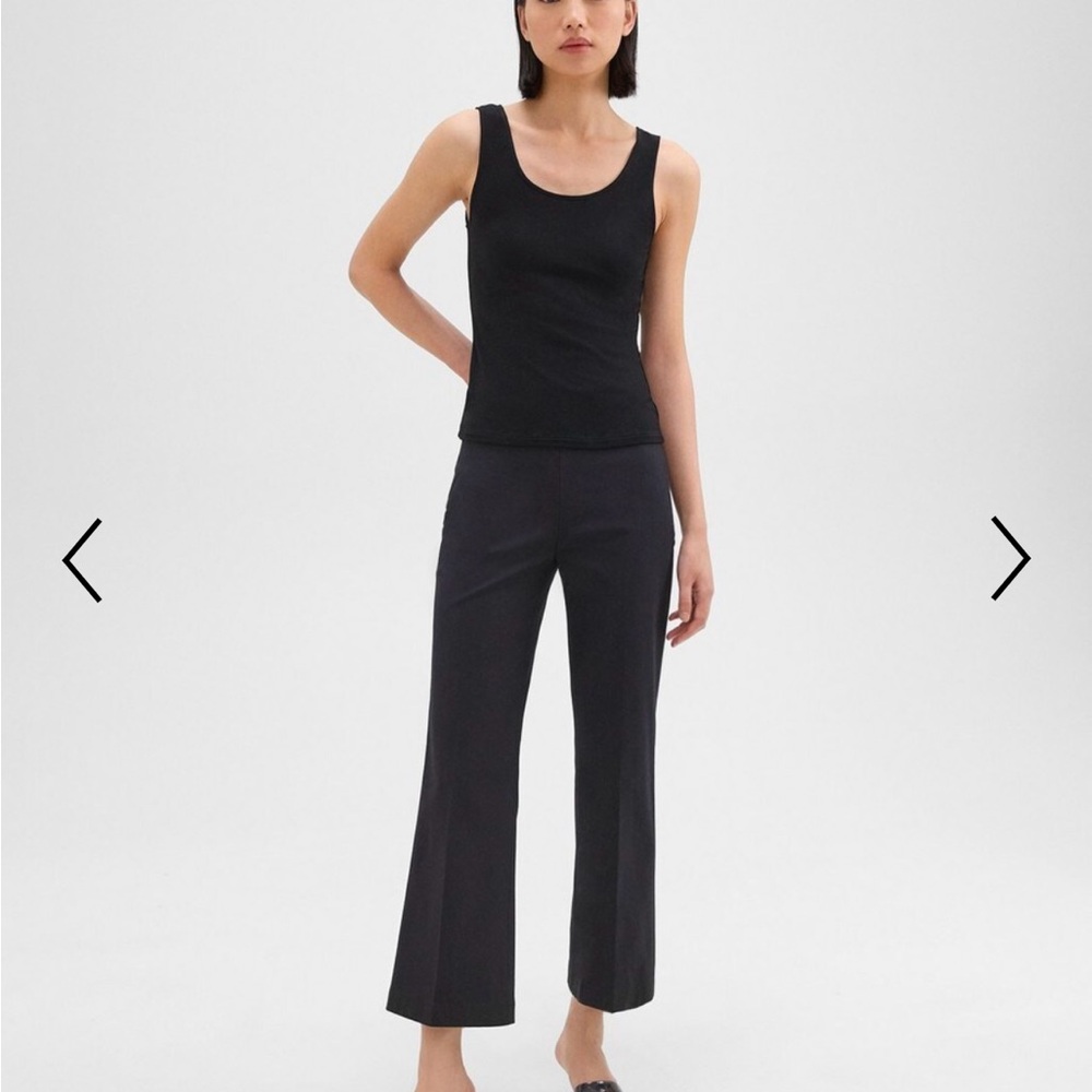 Theory classic cropped kick out pants size 4